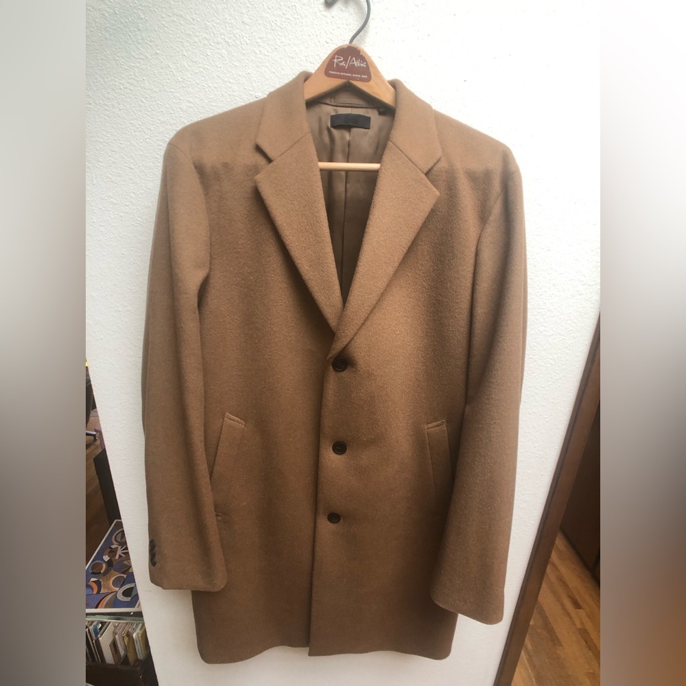 Like new Uniqlo Wool Cashmere Camel Topcoat (L).